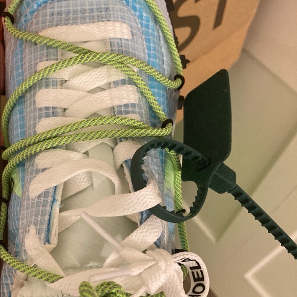 Off white waffles blue - Picture 2 of 3